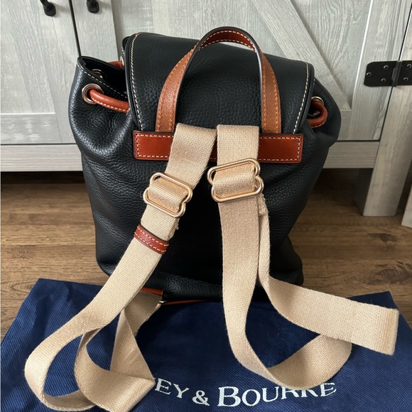 Dooney & Bourke Medium Black Pebbled Grain backpack - Picture 2 of 5